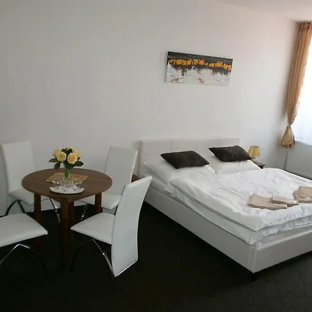 U Cisare 3* Mělník